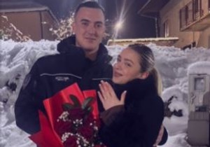 Pripadnik Uprave granične policije na Badnje veče zaprosio svoju izabranicu 