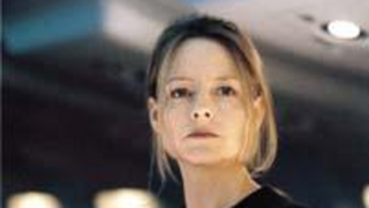 Jodie Foster po trzech latach pauzowania pokazała się w thrillerze "Plan lotu". Film to taśmowy straszak, ale Foster gra tak, że zapominamy o tandetnej fabule.