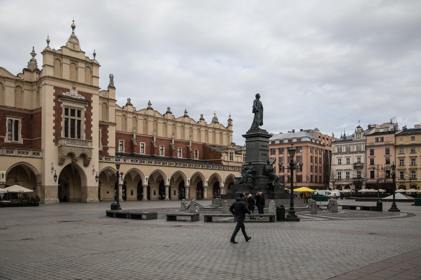 Koronawirus w Polsce. Jak to wygląda? Mocne zdjęcia