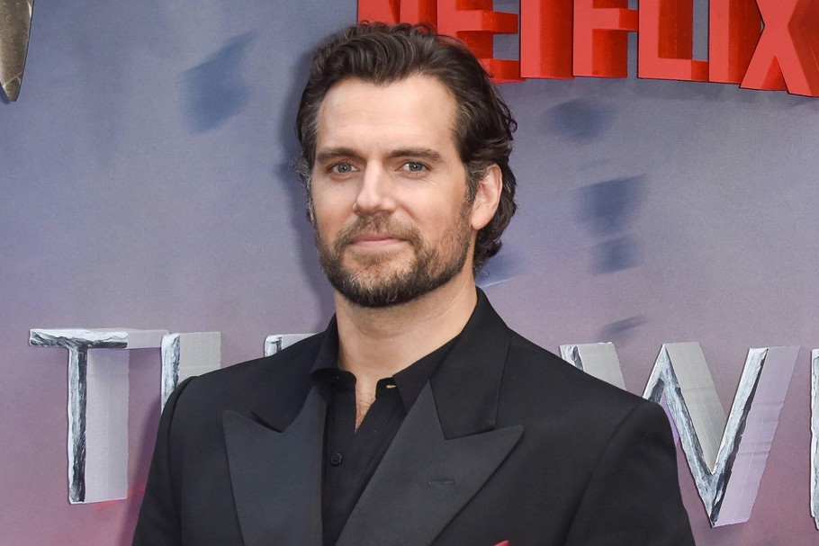 Henry Cavill, serialowy Wiedźmin w produkcji Netflixa na planie filmowym przyczynia się również do wzrostu przychodów CD Projektu