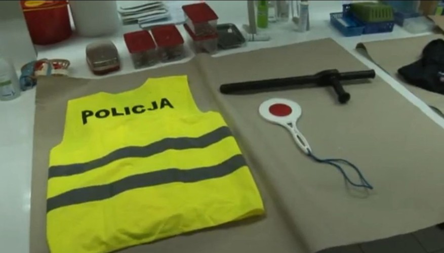 Rzeczy znalezione w mieszkaniu Roberta N. pseudonim 'Frog'