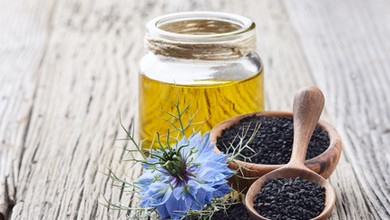 Olej z czarnuszki - działanie, korzyści i kiedy widać efekty