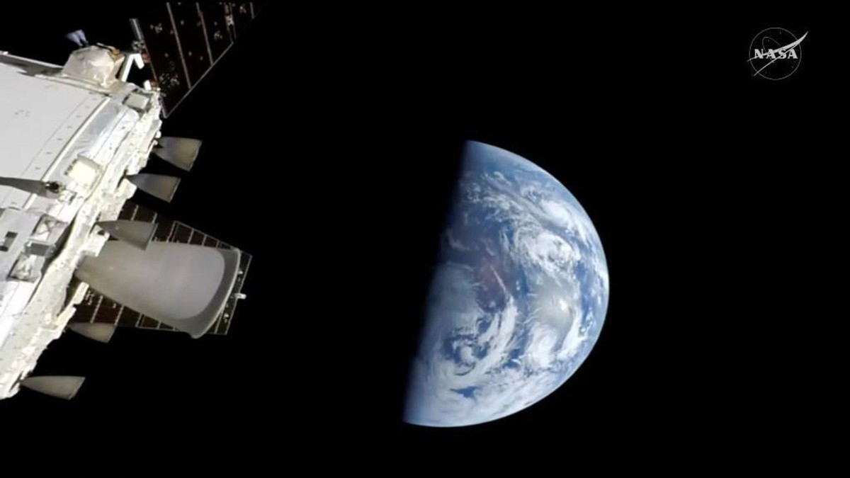 Ove godine američki astronauti obleteli su Mesec napravivši brojne fotografije i Zemlje iz svemira | Foto: EPA/Shutterstock