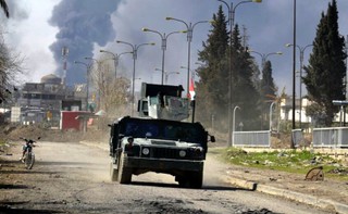 Piekło Mosulu: Wyścig ze śmiercią głodową, która zagraża mieszkańcom