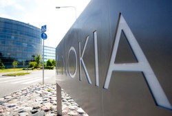 Nokia nie nadąża za konkurencją, pogrąża się w dalszych stratach
