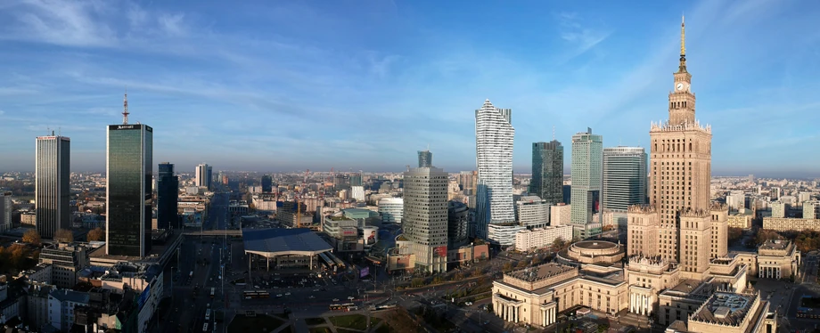 Panorama Śródmieścia Warszawy z położonymi centralnie Złotymi Tarasami