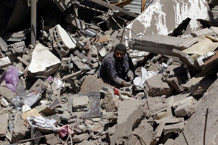 JEMEN. Naloty na zbuntowane miasto Sana