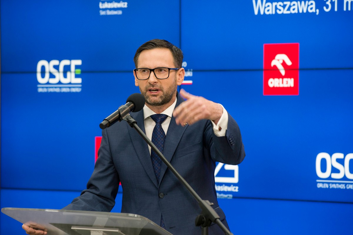 Prezes Orlenu Daniel Obajtek jeszcze przez jakiś czas utrzyma swoje stanowisko