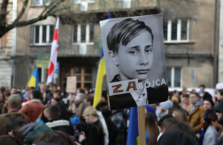 Transparent ze zdjęciem Władimira Putina z lat szkolnych.