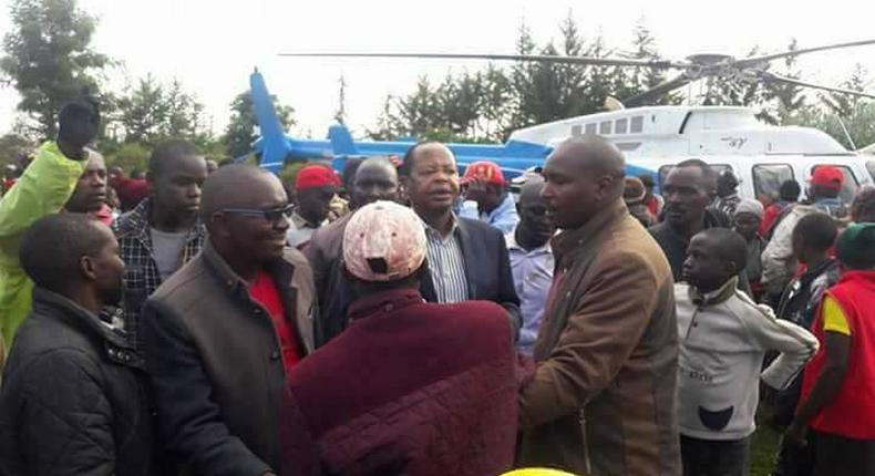 Mathira MP and Nyeri Governor hopeful Ephraim Maina lands at Kabaru Ward in Nyeri County to officiate the launch of a wooden bridge.