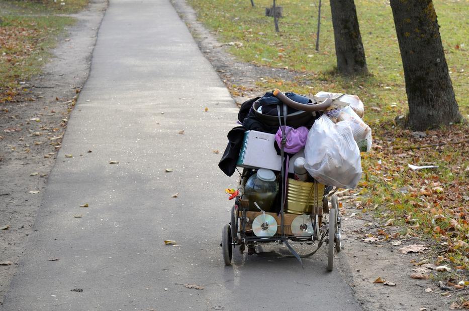 Mi lesz így a szegénységi küszöb alatt élőkkel?