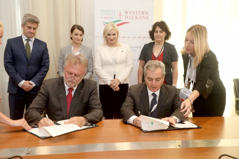 Potpisivanje ugovora sa EIB: Ministar finansija Dušan Vujović