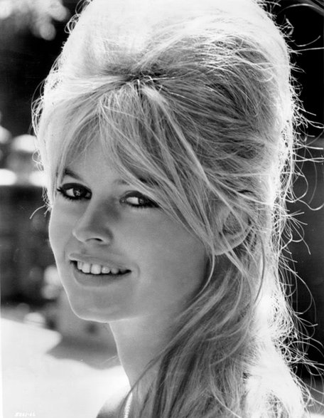 Zdjęcie reklamowe Brigitte Bardot w „Bardzo prywatnym romansie”, domena publiczna.