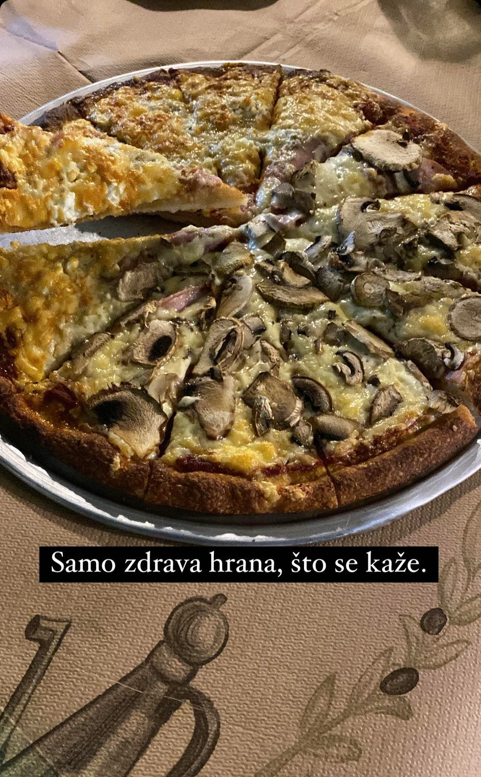 Porodična pica u restoranu "Rijalto" u Pefkohoriju za 