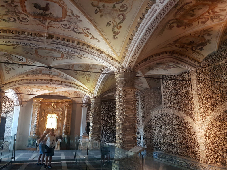 Capela dos Ossos, Evora