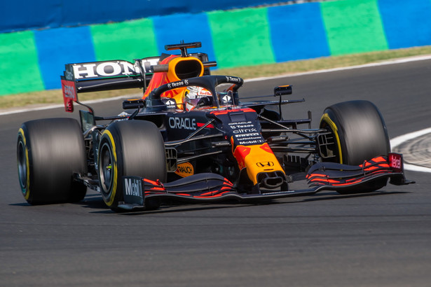 Max Verstappen podczas 2. sesji treningowej na torze Hungaroring przed GP Węgier