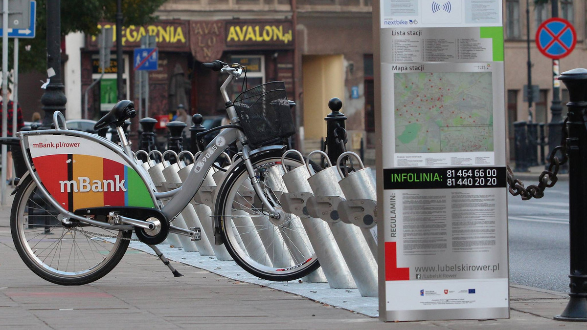 Dzień bez Samochodu 2017 w Lublinie oznacza darmową komunikację miejską. W autobusach wystarczy pokazać dowód rejestracyjny, by skorzystać z bezpłatnego przejazdu. Operator Lubelskiego Roweru Miejskiego również pozwoli na darmową jazdę jednośladami, ale tylko przez pierwszą godzinę.