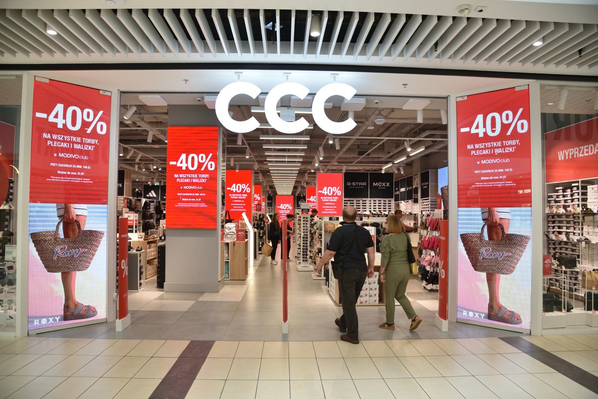 Otwierają cztery sklepy dziennie. Handlowy gigant przejął kolejną spółkę w Polsce