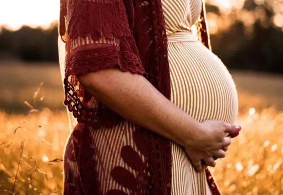 Odpowiedzialność karna dla kobiet pijących w trakcie ciąży? Propozycja Rzecznika Praw Dziecka