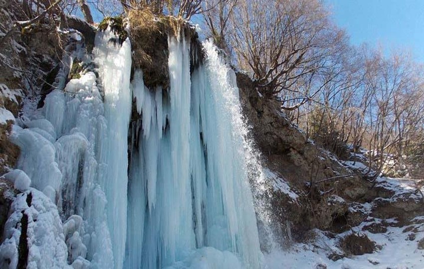 Zaledio vodopad u Gostilju