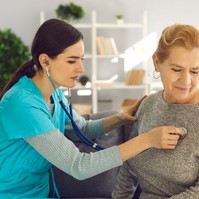 Néha erősebben bedobban, máskor kihagy a szíve? Ilyen károkat okozhat a szívritmuszavar