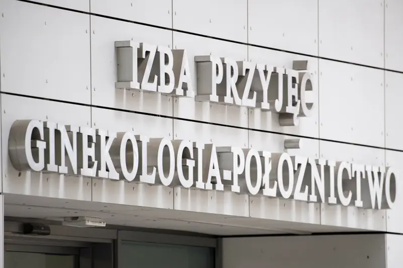 W Polsce znajduje się około 400 oddziałów ginekologiczno-położniczych. Zgodnie z projektem rozporządzenia, psycholog zatrudniony na co najmniej pół etatu powinien znaleźć się na każdym z nich / East News Wojciech Stróżyk