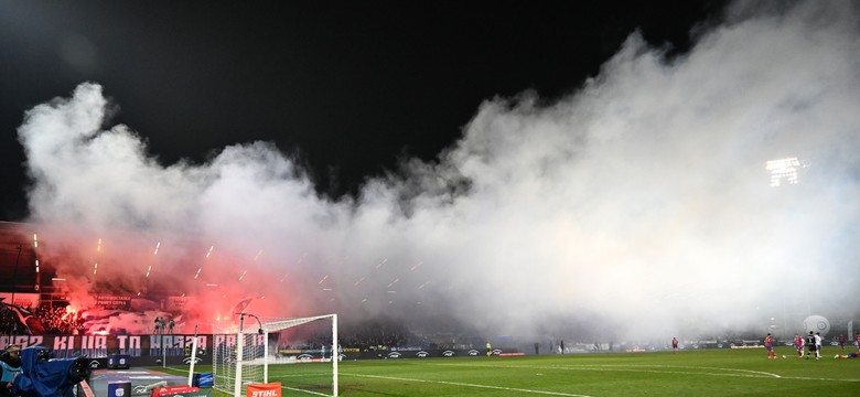W Mielcu dym był, goli nie było. Kochalski zatrzymał Raków Częstochowa