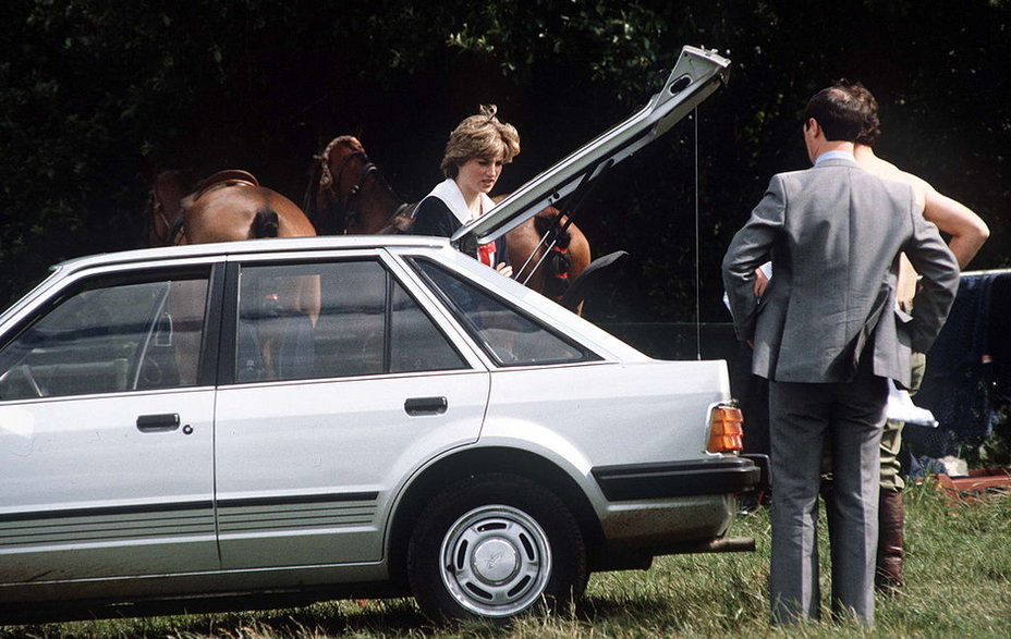 Słynny samochód księżnej Diany - Ford Escort Ghia - trafi na aukcję