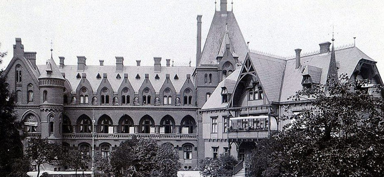 Sokołowsko - dawne sanatorium Grunwald podnosi się z ruin