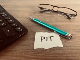 PIT-2 przy umowie zlecenia może się opłacać. A może nie