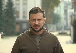 Zełenski: Sytuacja na froncie w Donbasie jest ciężka i bolesna