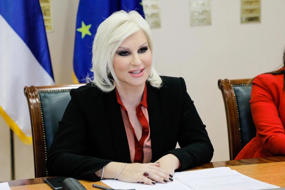 Kaže da je kao ministarka građevine morala da izdaje dozvole