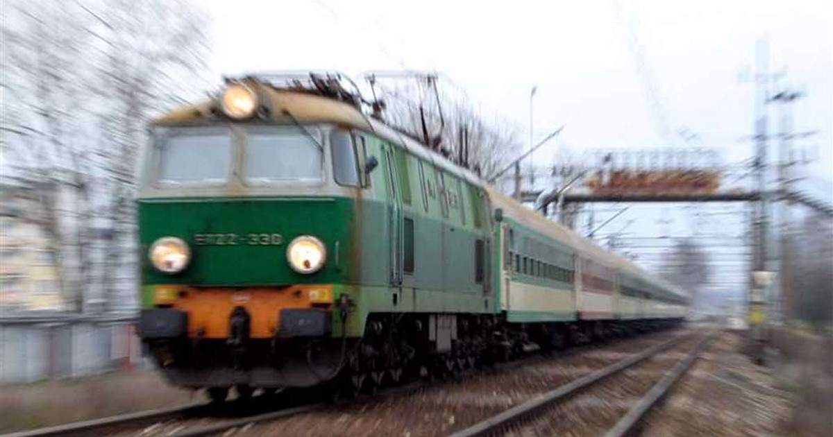 Śmierć na torach na Podkarpaciu. Pasażerowie musieli opuścić pociągi