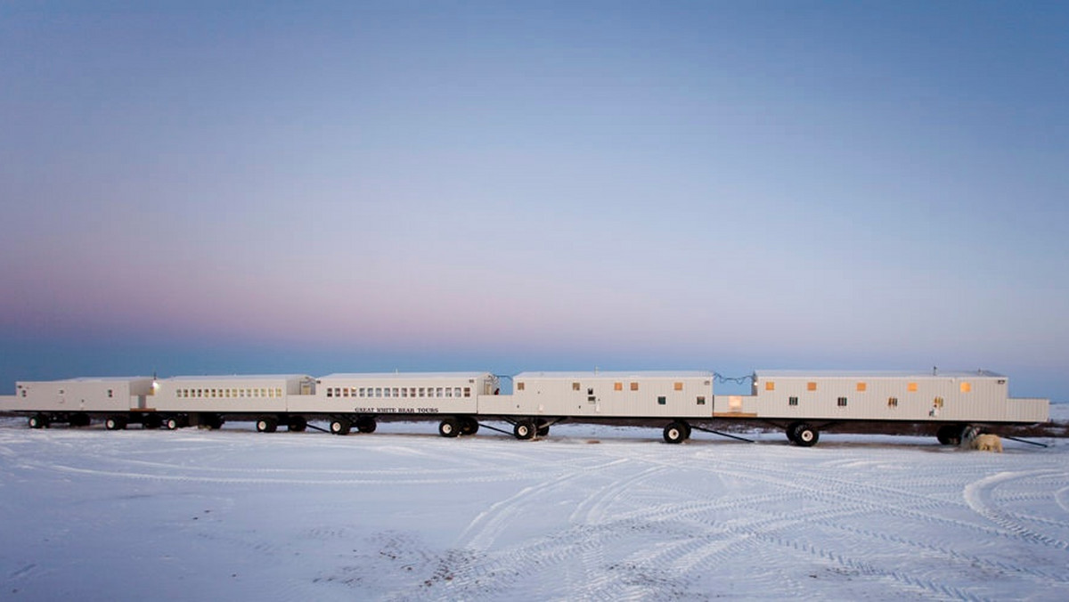 Tundra Lodge Rolling Hotel w Manitobie, Kanada