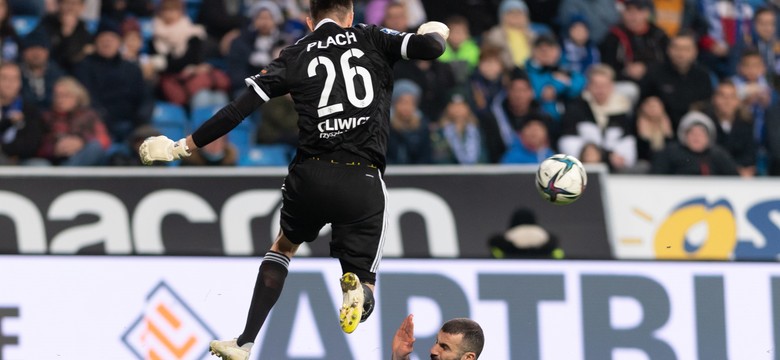 Piast postawił się Lechowi, ale trzy punkty i lider zostają w Poznaniu [WIDEO]