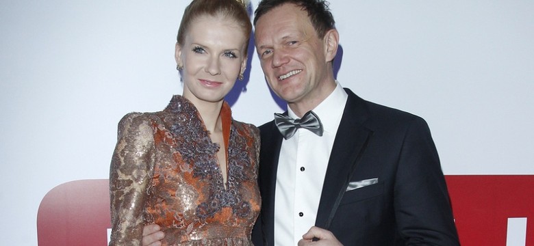 Żona Cezarego Pazury nie oszczędza się i dźwiga siatki