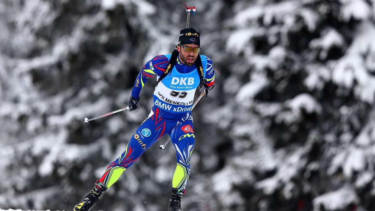 Simon Fourcade, francuski biathlonista, wziął udział w odważnej sesji do kalendarza. Efektami pracy z fotografem Errikosem Andreou sportowiec pochwalił się na Instagramie.