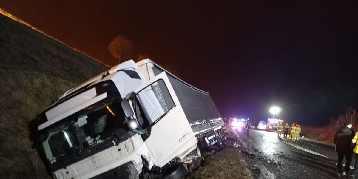 Śmiertelne zderzenie na drodze wojewódzkiej numer 352