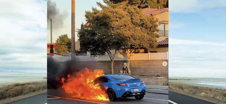 Nie minęła nawet doba od odebrania z ASO. Toyota doszczętnie spłonęła