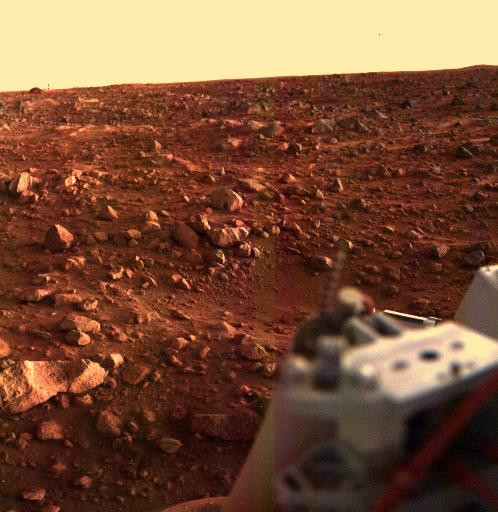 Już trochę lepiej. Marsjański wschód słońca zarejestrowany przez sondę Viking 1 w 1979 r. 