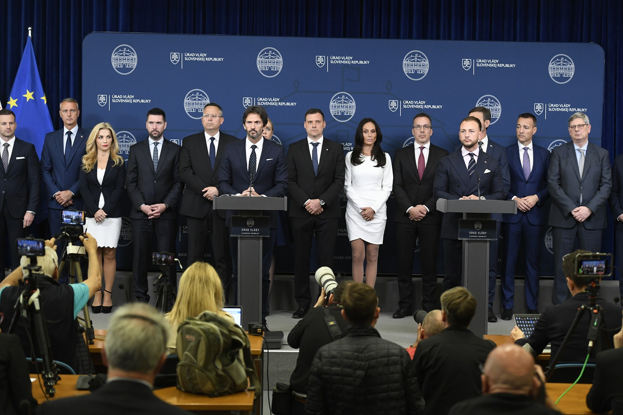 Politici po mimoriadnom zasadnutí Bezpečnostnej rady SR.