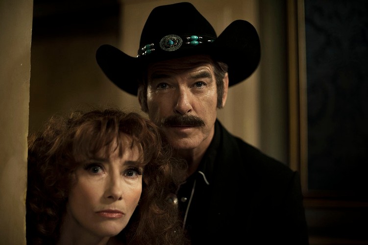 Emma Thompson i Pierce Brosnan kradną brylant