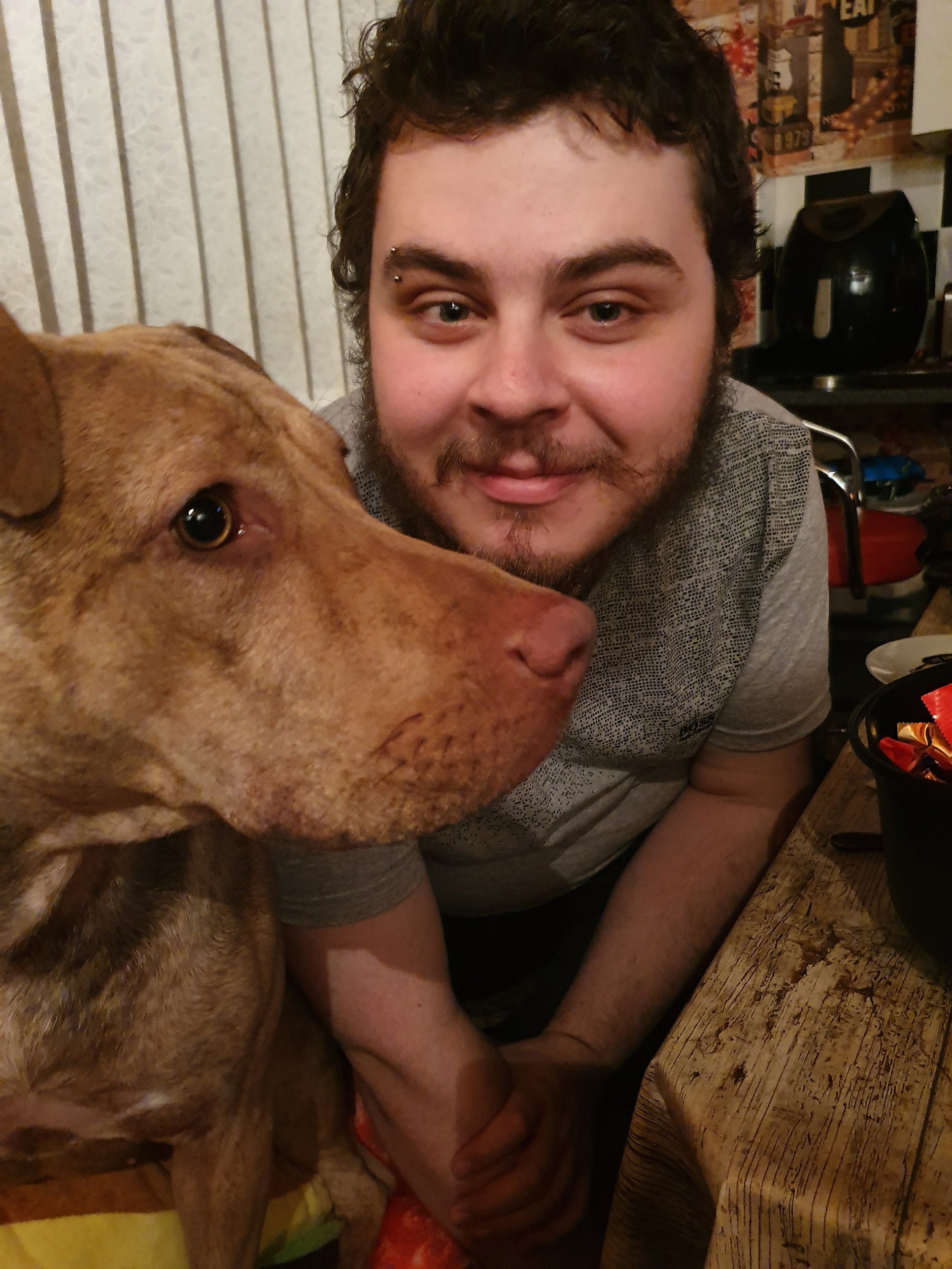 Chandler pred diagnózou.