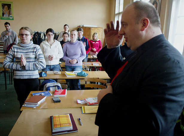 Rząd Tuska też chce wliczać religię do średniej