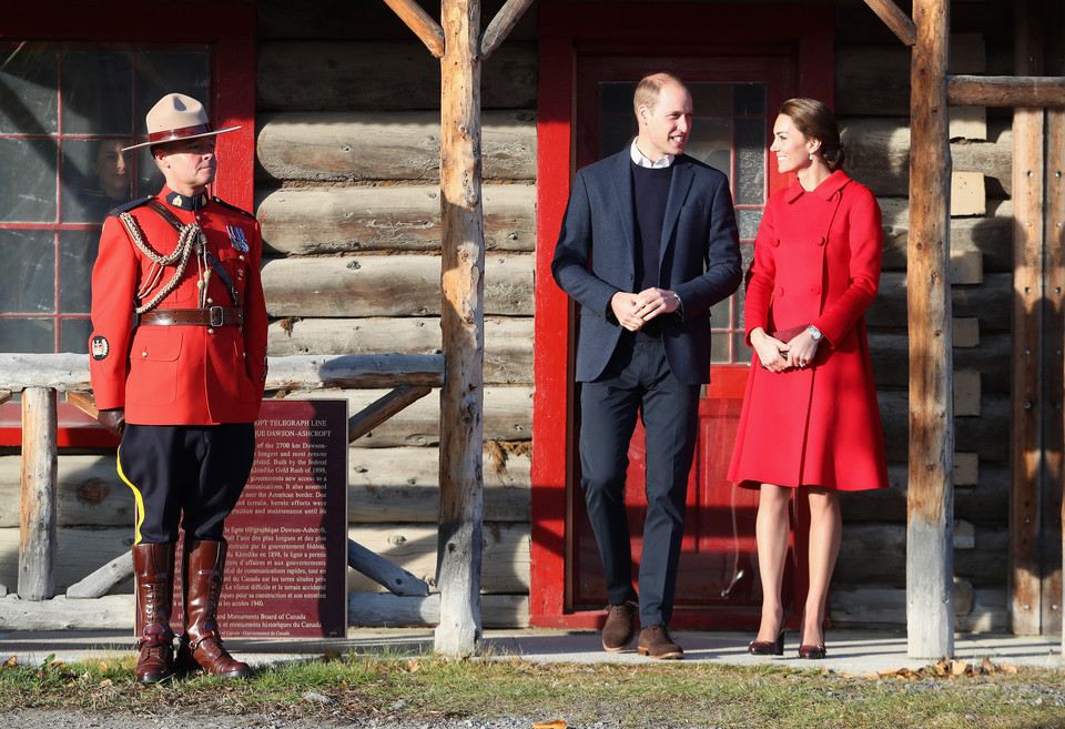 Ostatnie stylizacje księżnej Kate. Która najlepsza?