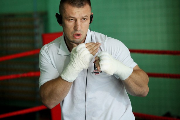 Tomasz Adamek wraca na ring ze sportowej emerytury. 40-latek będze walczył na gali Polsat Boxing Night