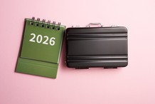 Kiedy wziąć urlop w 2026 r.? Najlepsze terminy na dni wolne od pracy