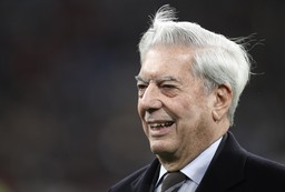 Tłumacz noblisty Mario Vargasa Llosy: to pisarz głęboko zakochany w literaturze