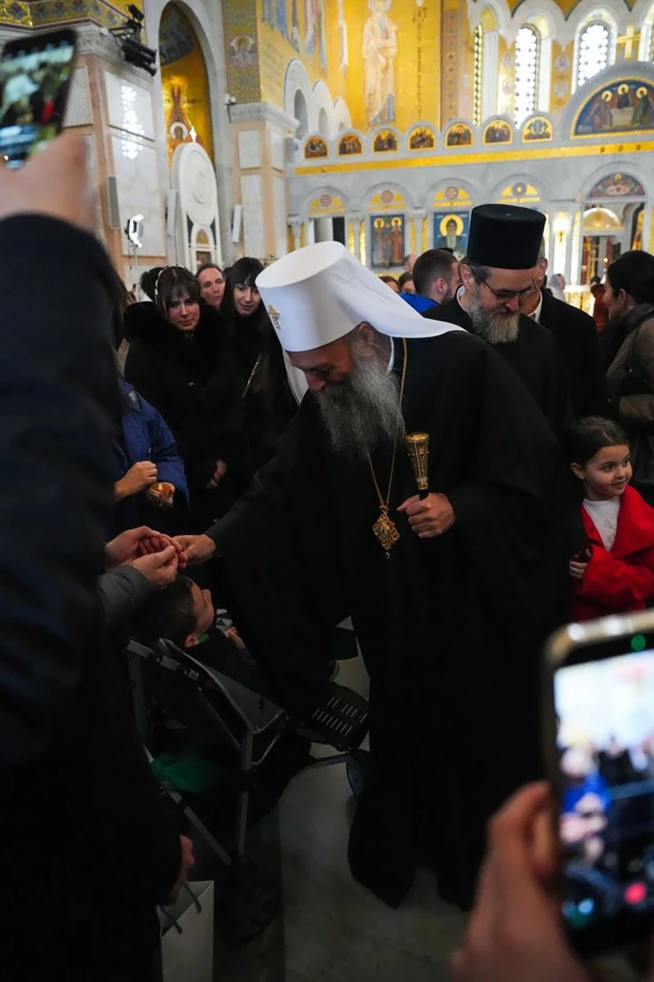 Patrijarh čestitao Materice svim majkama i ženama