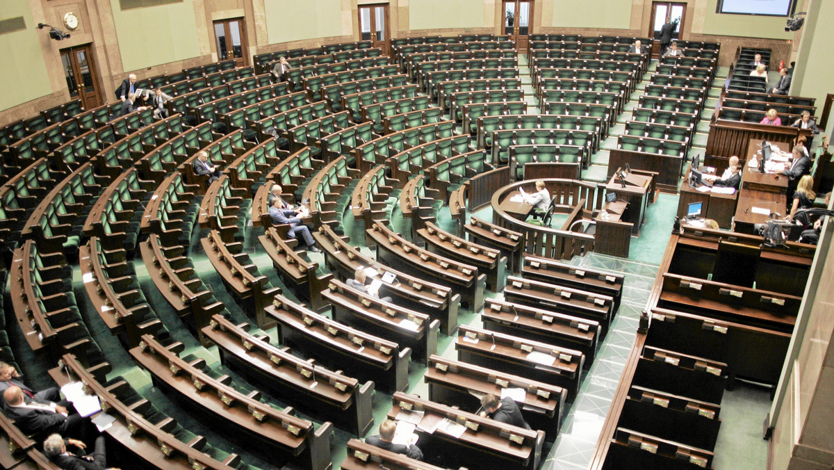 W środę po godz. 9 Sejm rozpoczął dwudniowe posiedzenie. Zaplanowane jest m.in. drugie czytanie projektu noweli budżetu na 2013 r.